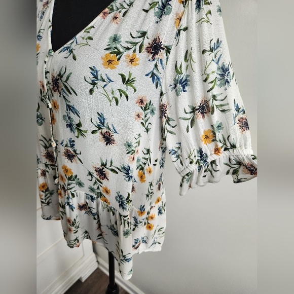 LUCKY BRAND FLORAL V-NECK PEPLUM BLOUSE - Picture 3 of 10